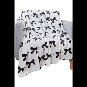 Warm & Cozy Love in The Air Plush Throw Blanket Bows